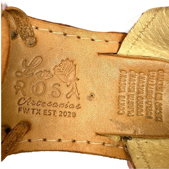 LA ROSA Pierced Leather Huaraches Embroidered Blue Butterfly sz 7" Buckle Sandal - Picture 10 of 10